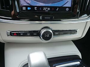 Volvo  T8 Recharge AWD NAVI AHK ACC HUD LED PANO