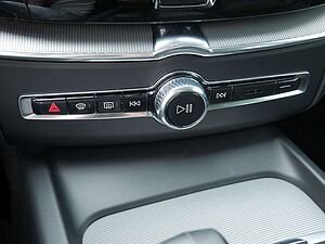 Volvo  T8 Ultimate Dark Recharge Plug-In Hybrid AWD