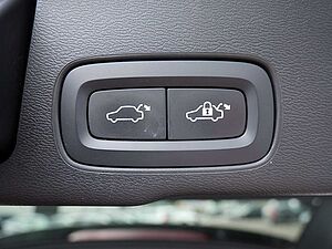 Volvo  T8 Ultimate Dark Recharge Plug-In Hybrid AWD