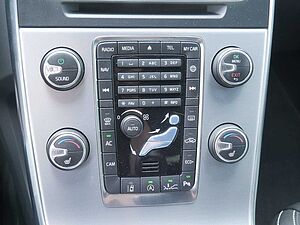 Volvo  T4 KLIMA PDC SHZ LEDER KAMERA XENON NAVI