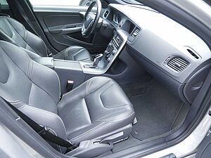 Volvo  T4 KLIMA PDC SHZ LEDER KAMERA XENON NAVI