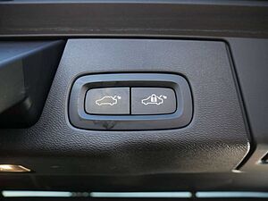 Volvo  Recharge T8 AWD R-Design ACC LED PANO