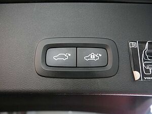 Volvo  T5 AWD H/K NAVI AHK ACC LED PANO 360°