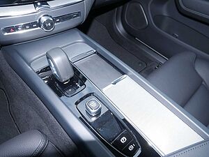 Volvo  T6 Recharge Plus Dark AWD LED PANO 360°