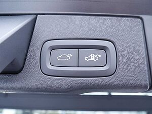 Volvo  T6 Recharge Plus Dark AWD LED PANO 360°