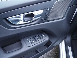 Volvo  T6 Recharge Plus Dark AWD LED PANO 360°