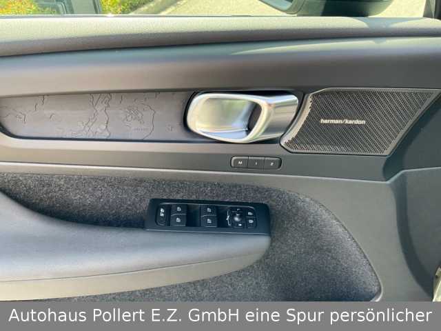Volvo  Ultimate Recharge Pure Electric AWD