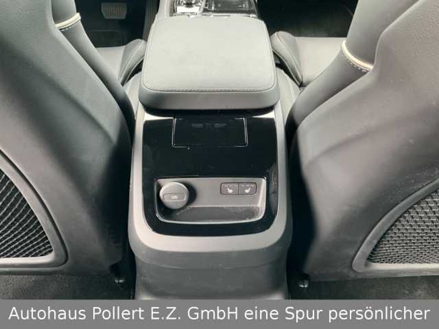 Volvo  T8 Ultimate Dark Recharge Plug-In Hybrid