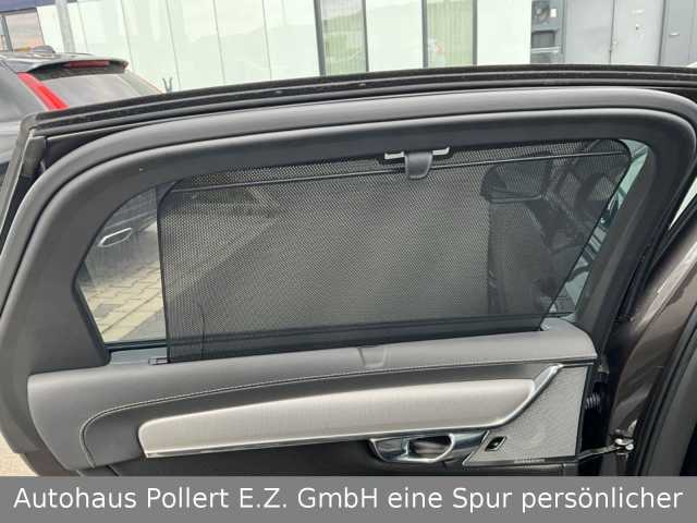 Volvo  T8 Ultimate Dark Recharge Plug-In Hybrid