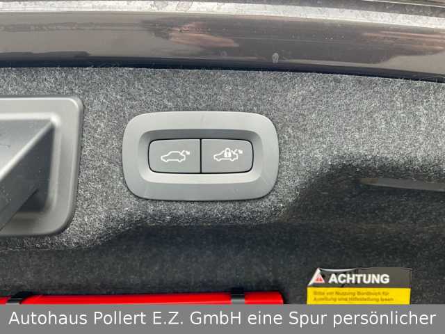 Volvo  T8 Ultimate Dark Recharge Plug-In Hybrid