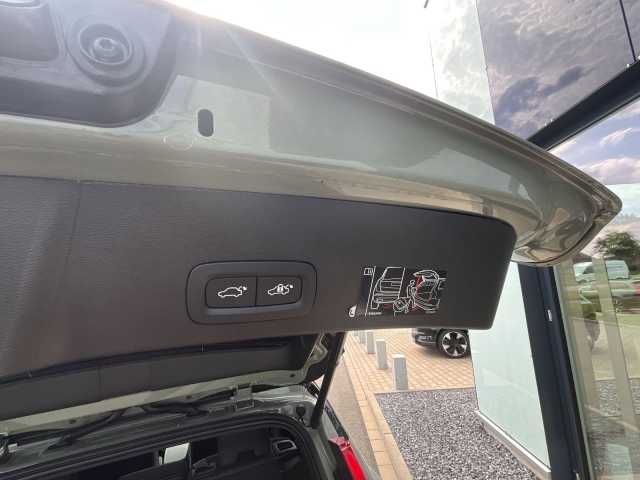 Volvo  Pro Recharge Pure Electric 2WD