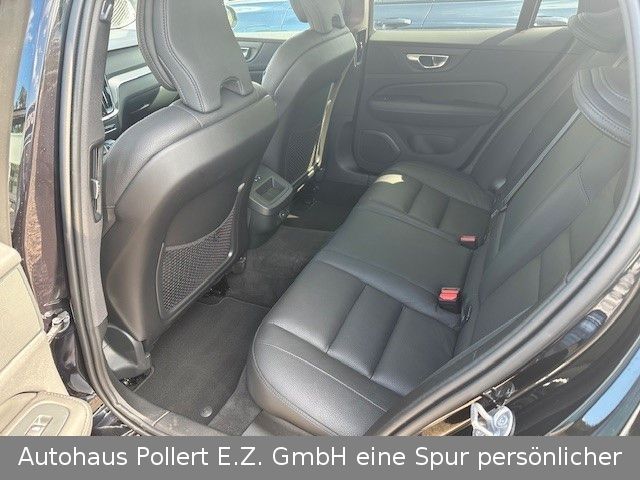 Volvo  B4 (Benzin) Plus Dark