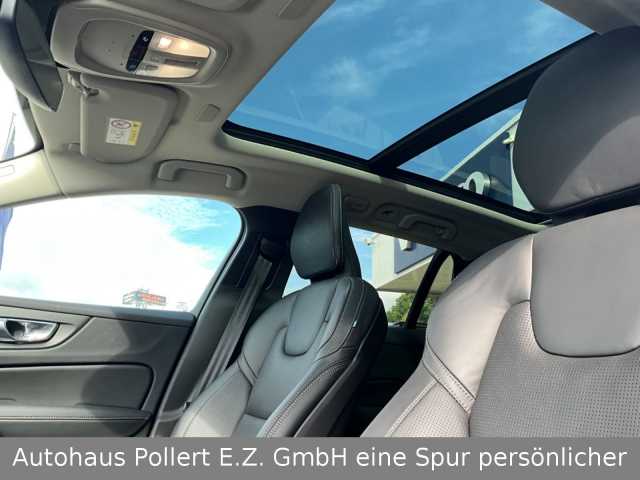 Volvo  T6 Plus Dark Recharge Plug-In Hybrid AWD