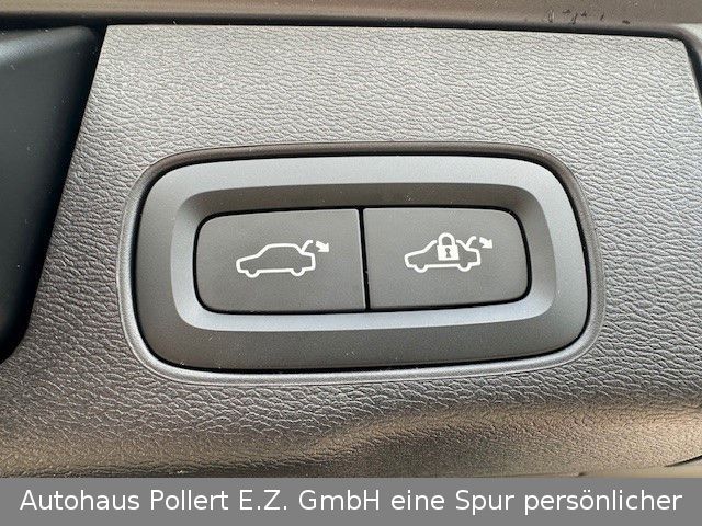 Volvo  T8 Plug-In Hybrid AWD Ultimate Dark