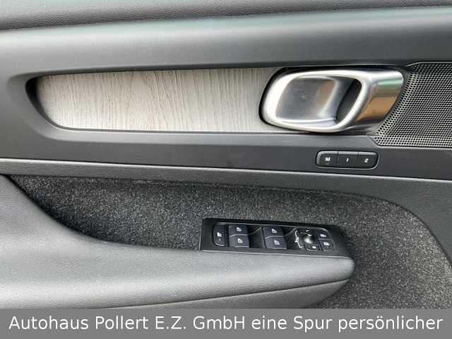 Volvo  Inscription Recharge Plug-In Hybrid 2WD