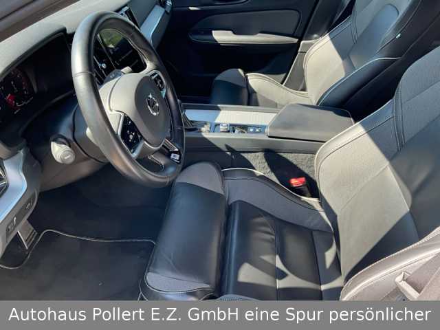 Volvo  B4 AWD Plus