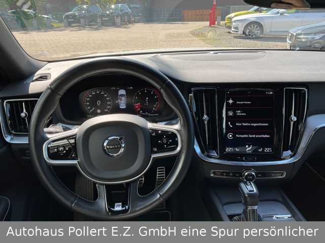 Volvo  B4 AWD Plus