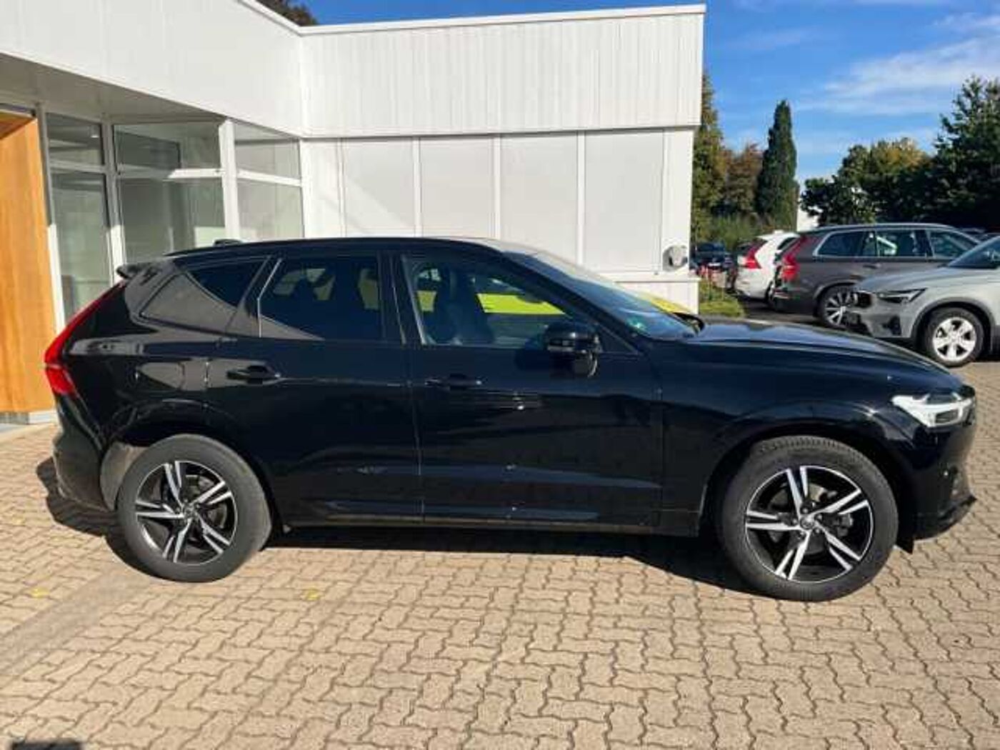 Volvo  D4 R Design 2WD