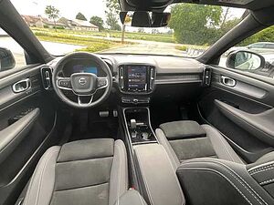 Volvo  Pro Recharge Pure Electric 2WD
