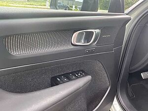 Volvo  Pro Recharge Pure Electric 2WD