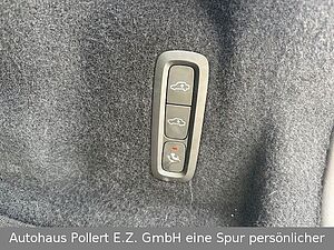 Volvo  T8 Plug-In Hybrid AWD Ultimate Dark