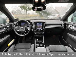 Volvo  B4 Plus Black Edition 2WD