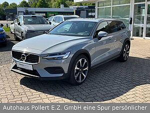 Volvo  B4 AWD Plus