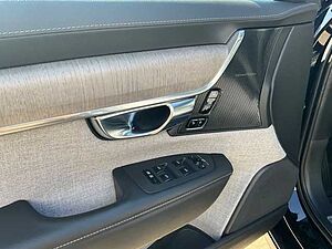 Volvo  Kombi Ultimate Dark Recharge Plug-In Hybrid