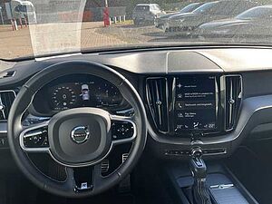 Volvo  D4 R Design 2WD