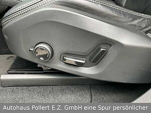Volvo  R Design Recharge Plug-In Hybrid AWD