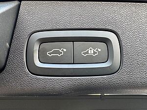Volvo  T6 Plus Dark Recharge Plug-In Hybrid AWD