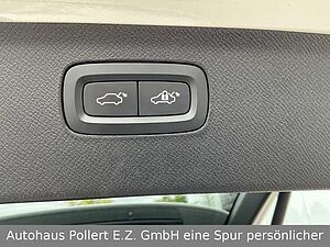 Volvo  R Design AWD B5 Mild-Hybrid