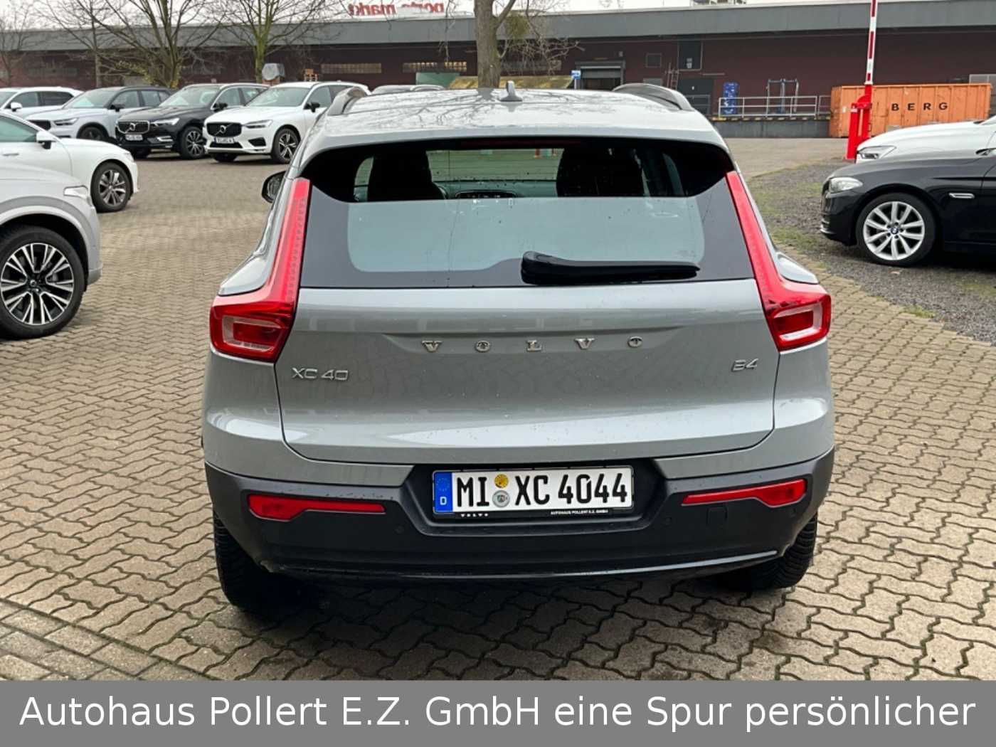 Volvo  B4 Mild Hybrid Benzin Plus Dark 2WD