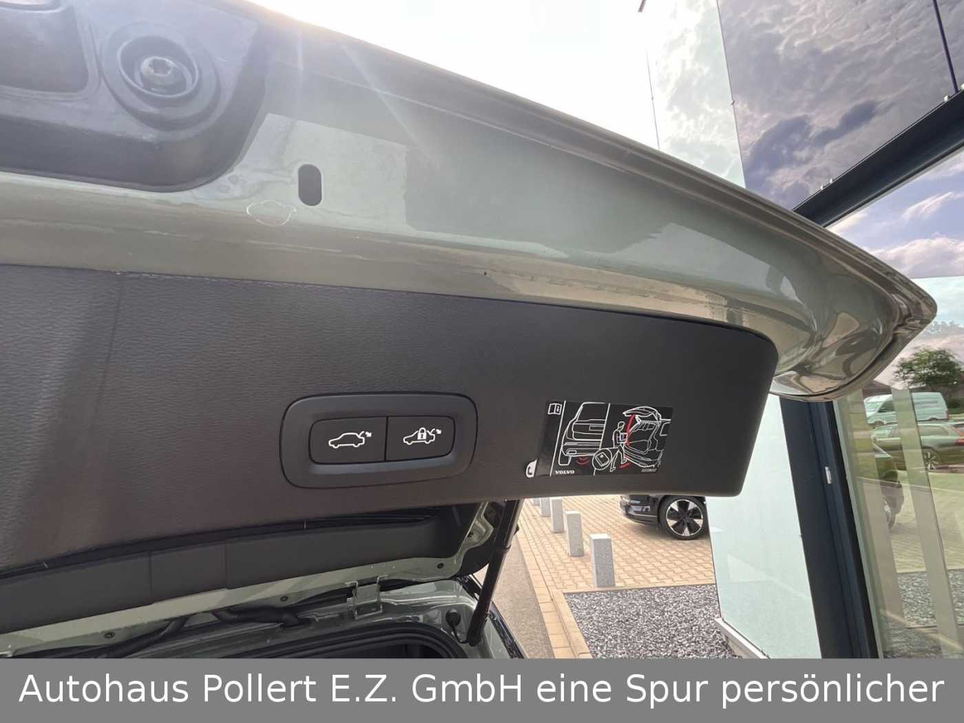 Volvo  Pro Recharge Pure Electric 2WD