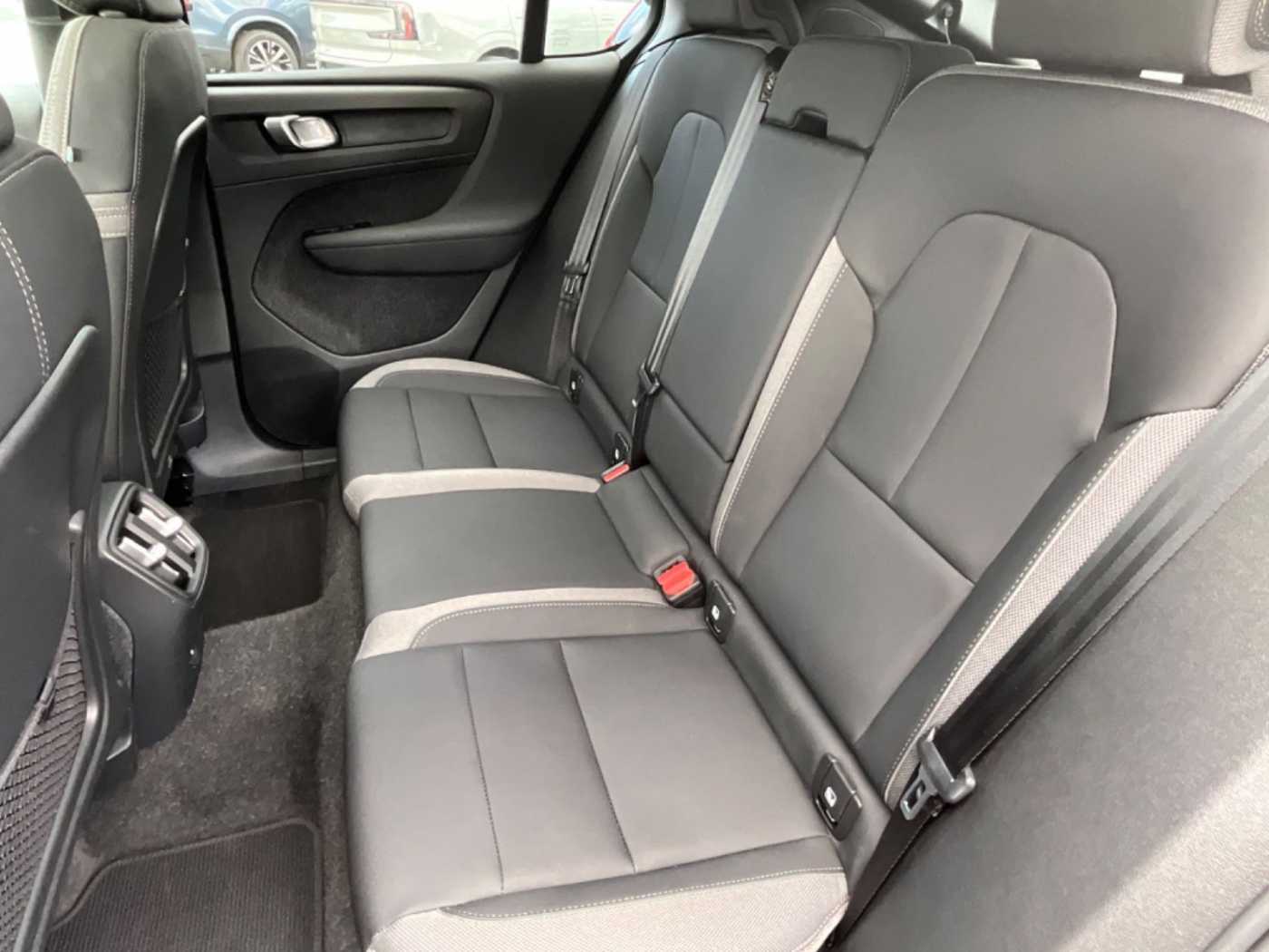 Volvo  Ultimate Recharge Pure Electric 2WD