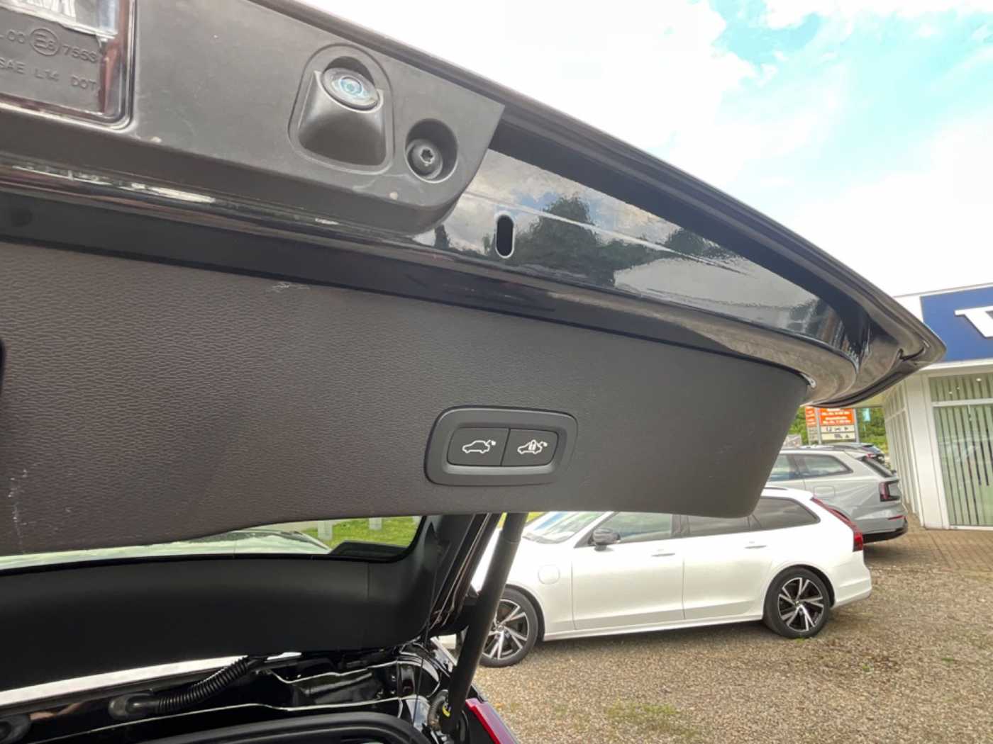 Volvo  Ultimate Recharge Pure Electric 2WD