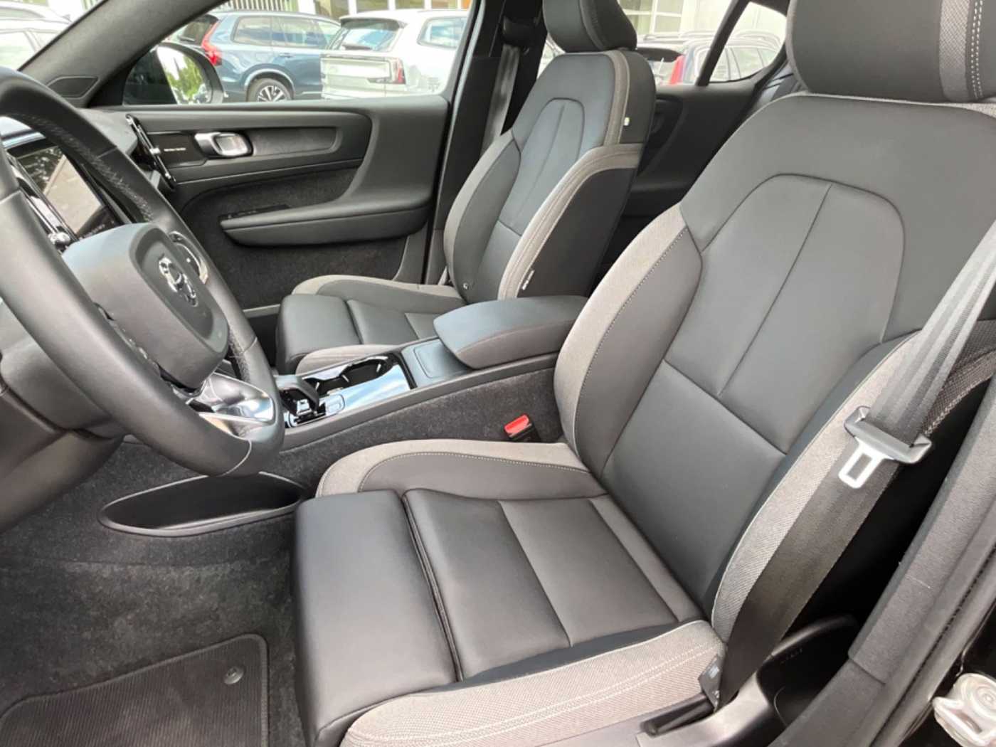 Volvo  Ultimate Recharge Pure Electric 2WD