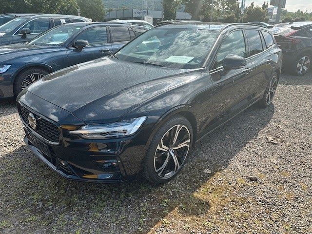 Volvo  B4 (Benzin) Plus Dark