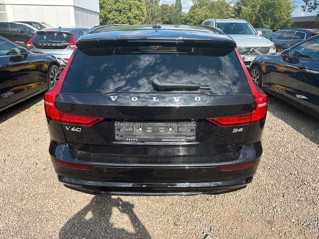 Volvo  B4 (Benzin) Plus Dark