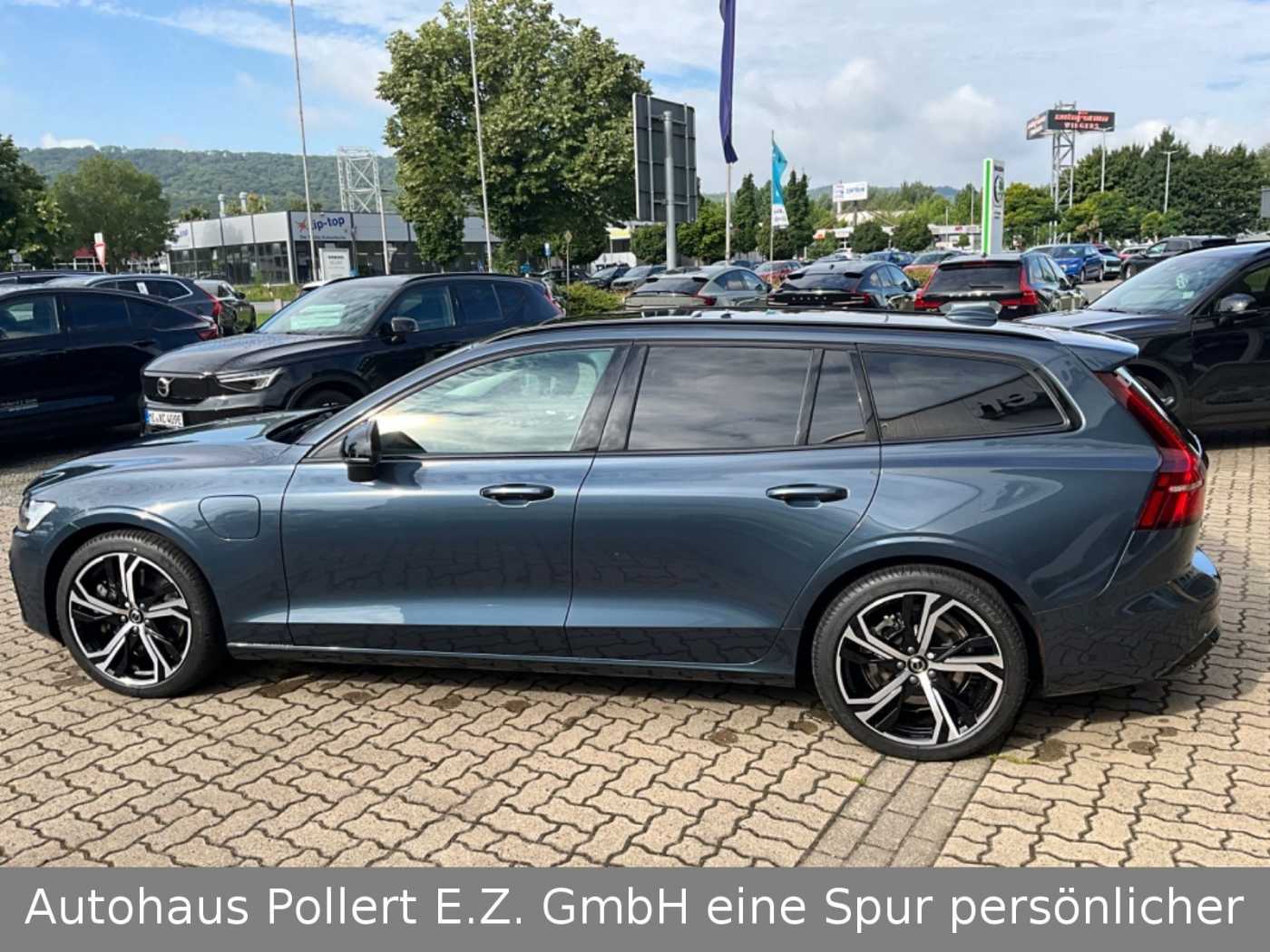 Volvo  T6 Plus Dark Recharge Plug-In Hybrid AWD