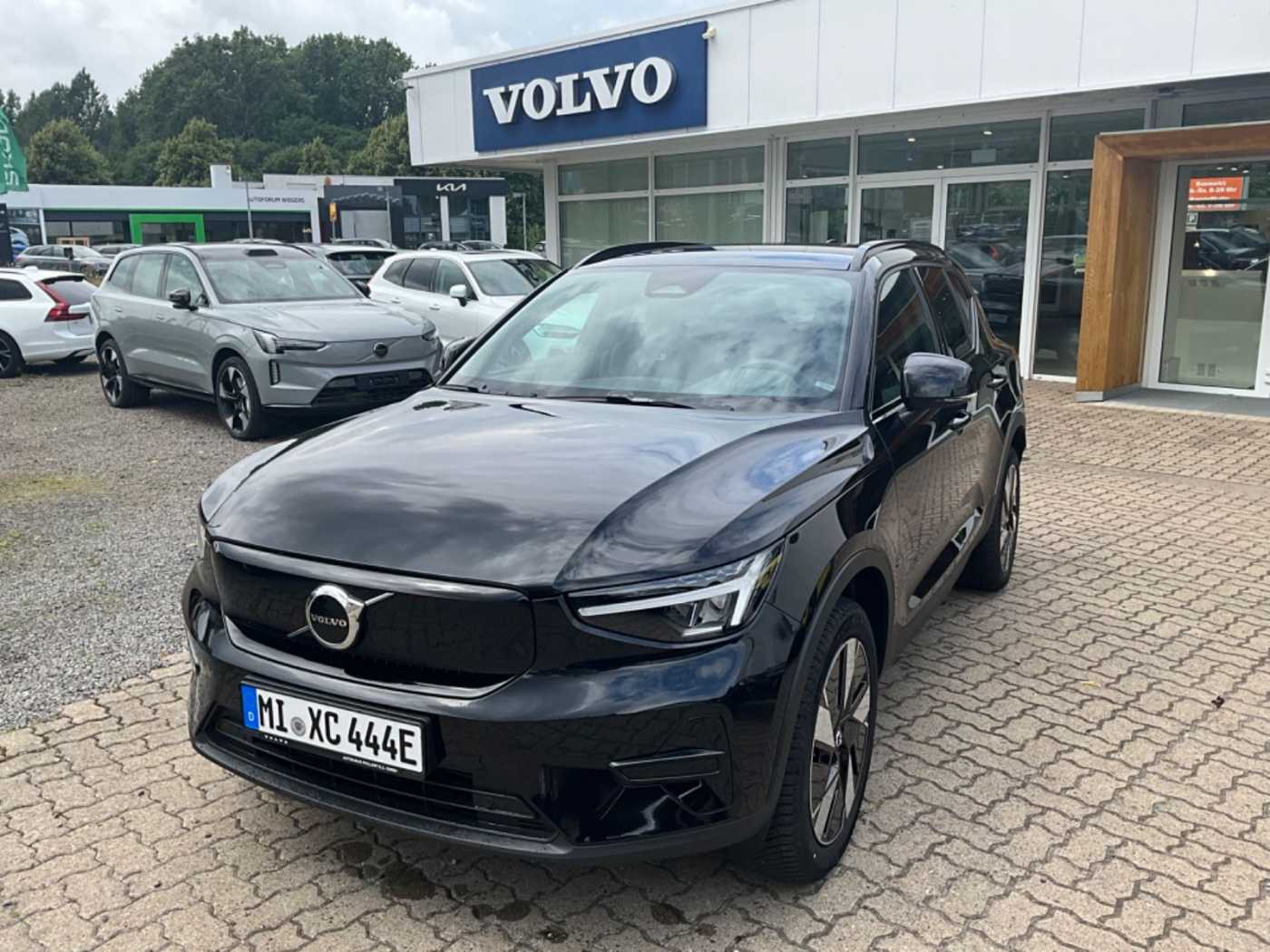 Volvo  Plus Recharge Pure Electric 2WD