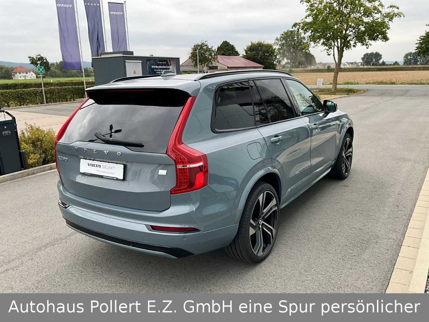Volvo  R Design Recharge Plug-In Hybrid AWD