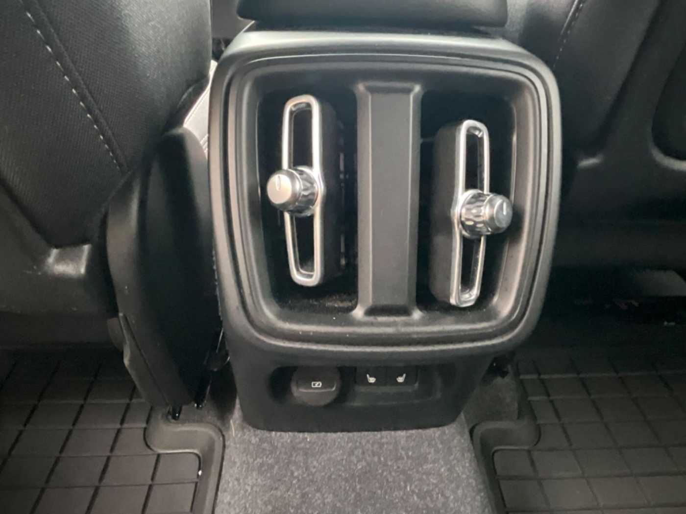 Volvo  Core 2WD