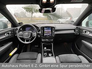 Volvo  B4 Plus Black Edition 2WD