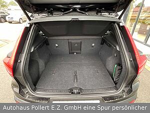 Volvo  B4 Plus Black Edition 2WD