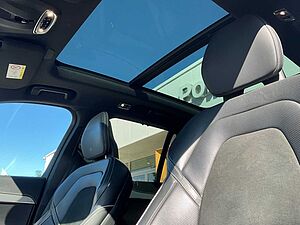 Volvo  B5 AWD R Design