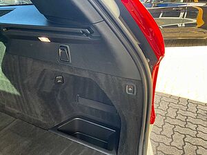 Volvo  B5 AWD R Design