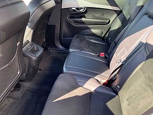 Volvo  B5 AWD R Design