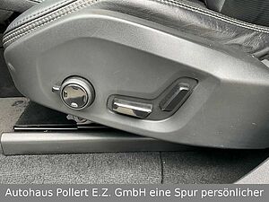 Volvo  R Design Recharge Plug-In Hybrid AWD