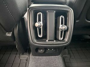 Volvo  Core 2WD